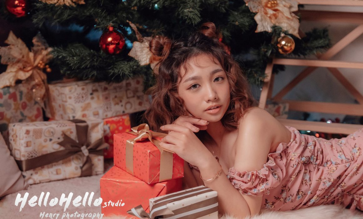 Hellohello 打招呼影像工作室, 聖誕節, 個人寫真, 藝術寫真, 個人婚紗, 沙龍照, 自助婚紗, 婚紗照, 孕婦寫真, 全家福, 孕婦寫真推薦, 台北婚攝, 台北新秘, 婚攝推薦, 新秘推薦, 台北婚紗, 婚紗禮服,禮服單租,婚紗,輕婚紗,白紗,大尺碼婚紗,手工婚紗,婚紗租借,租婚紗,婚紗款式,晚禮服,台北婚紗攝影,自助婚紗,手工婚紗,婚紗出租,禮服出租