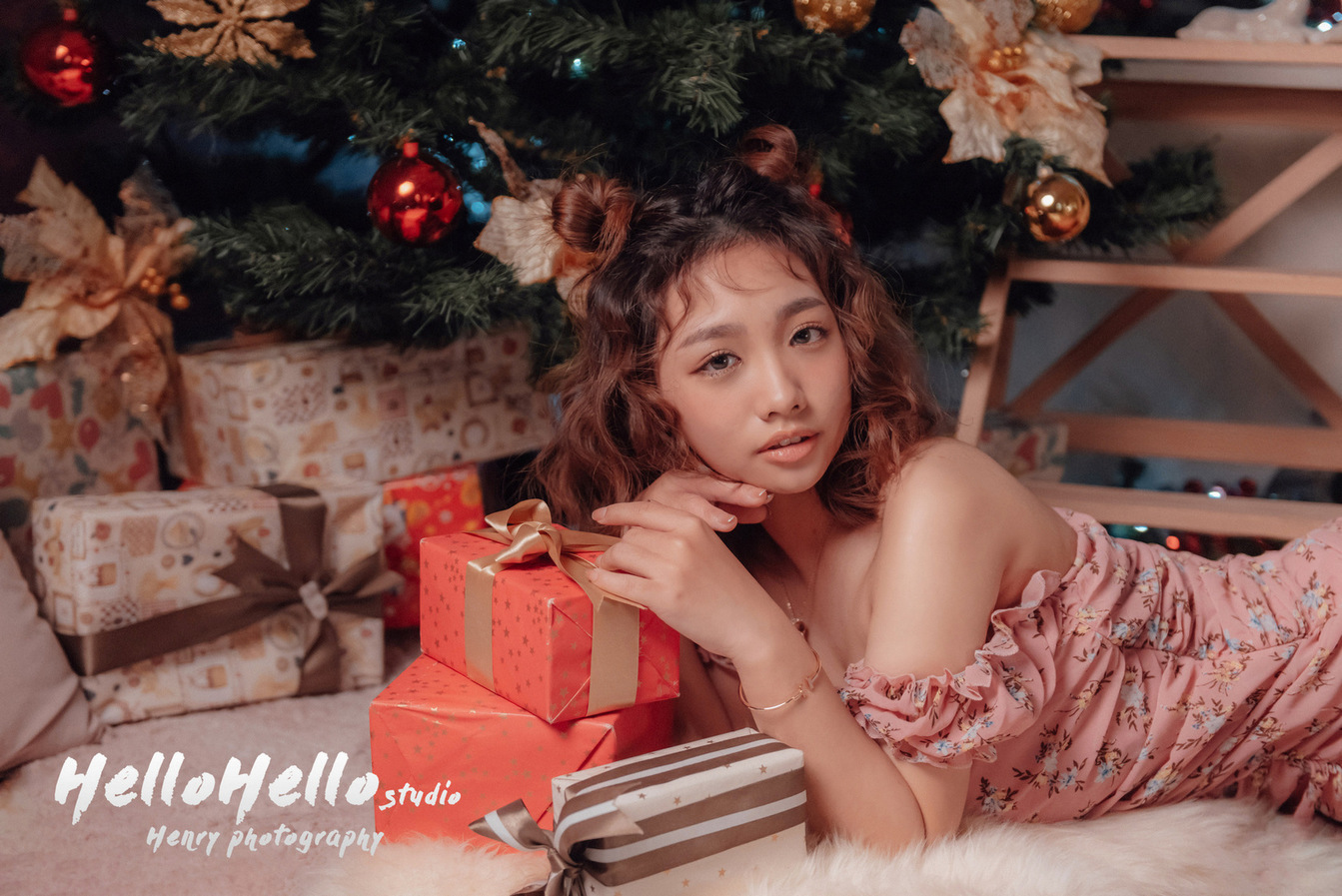 Hellohello 打招呼影像工作室, 聖誕節, 個人寫真, 藝術寫真, 個人婚紗, 沙龍照, 自助婚紗, 婚紗照, 孕婦寫真, 全家福, 孕婦寫真推薦, 台北婚攝, 台北新秘, 婚攝推薦, 新秘推薦, 台北婚紗, 婚紗禮服,禮服單租,婚紗,輕婚紗,白紗,大尺碼婚紗,手工婚紗,婚紗租借,租婚紗,婚紗款式,晚禮服,台北婚紗攝影,自助婚紗,手工婚紗,婚紗出租,禮服出租