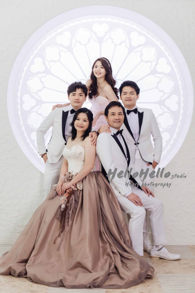 全家福, 父親節, 母親節, 自助婚紗, 婚紗照, 藝術照, HelloHello 打招呼影像工作室, 台北婚攝, 台北新秘, 婚攝推薦, 新秘推薦, 台北婚紗, 婚紗禮服,禮服單租,婚紗,輕婚紗,白紗,大尺碼婚紗,手工婚紗,婚紗租借,租婚紗,婚紗款式,晚禮服,台北婚紗攝影,自助婚紗,手工婚紗,婚紗出租,禮服出租