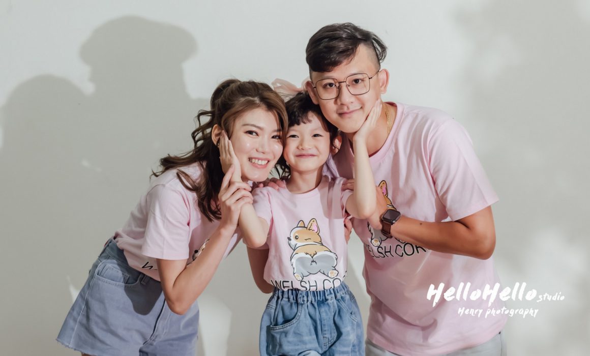 全家福, 暑期, 暑假, 自助婚紗, 母親節, 親子照, HelloHello 打招呼影像工作室, 台北婚攝, 台北新秘, 婚攝推薦, 新秘推薦, 台北婚紗, 婚紗禮服,禮服單租,婚紗,輕婚紗,白紗,大尺碼婚紗,手工婚紗,婚紗租借,租婚紗,婚紗款式,晚禮服,台北婚紗攝影,自助婚紗,手工婚紗,婚紗出租,禮服出租